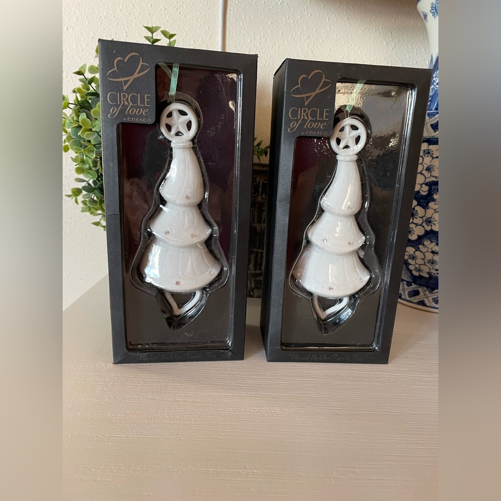 Enesco Christmas ornament Circle of Love “Blessed Be Our Family Tree” Set Of 2